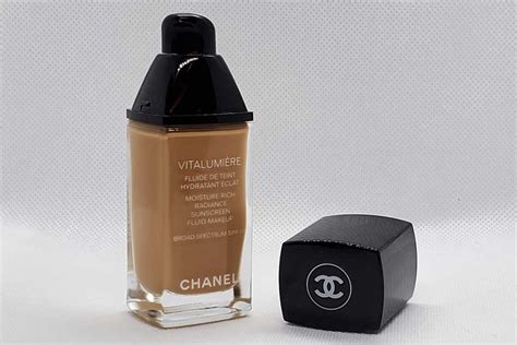 chanel vitalumiere ici paris|Chanel vitalumiere tawny beige.